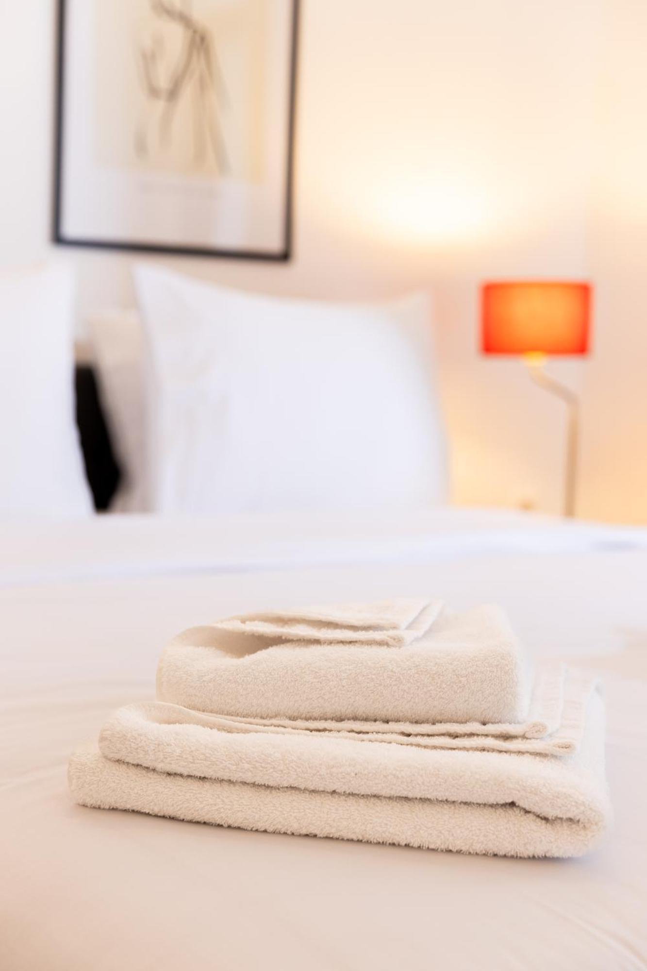 Velvet Luxury Apartments In The City Center By Binobi! เทสซาโลนิกิ ภายนอก รูปภาพ